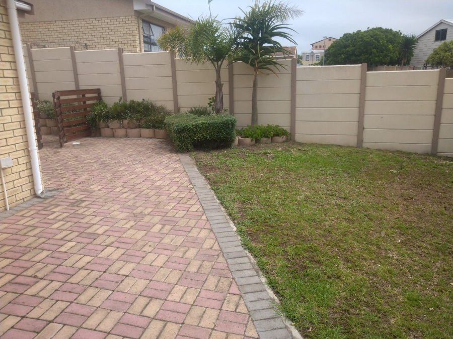 To Let 3 Bedroom Property for Rent in Reebok Western Cape